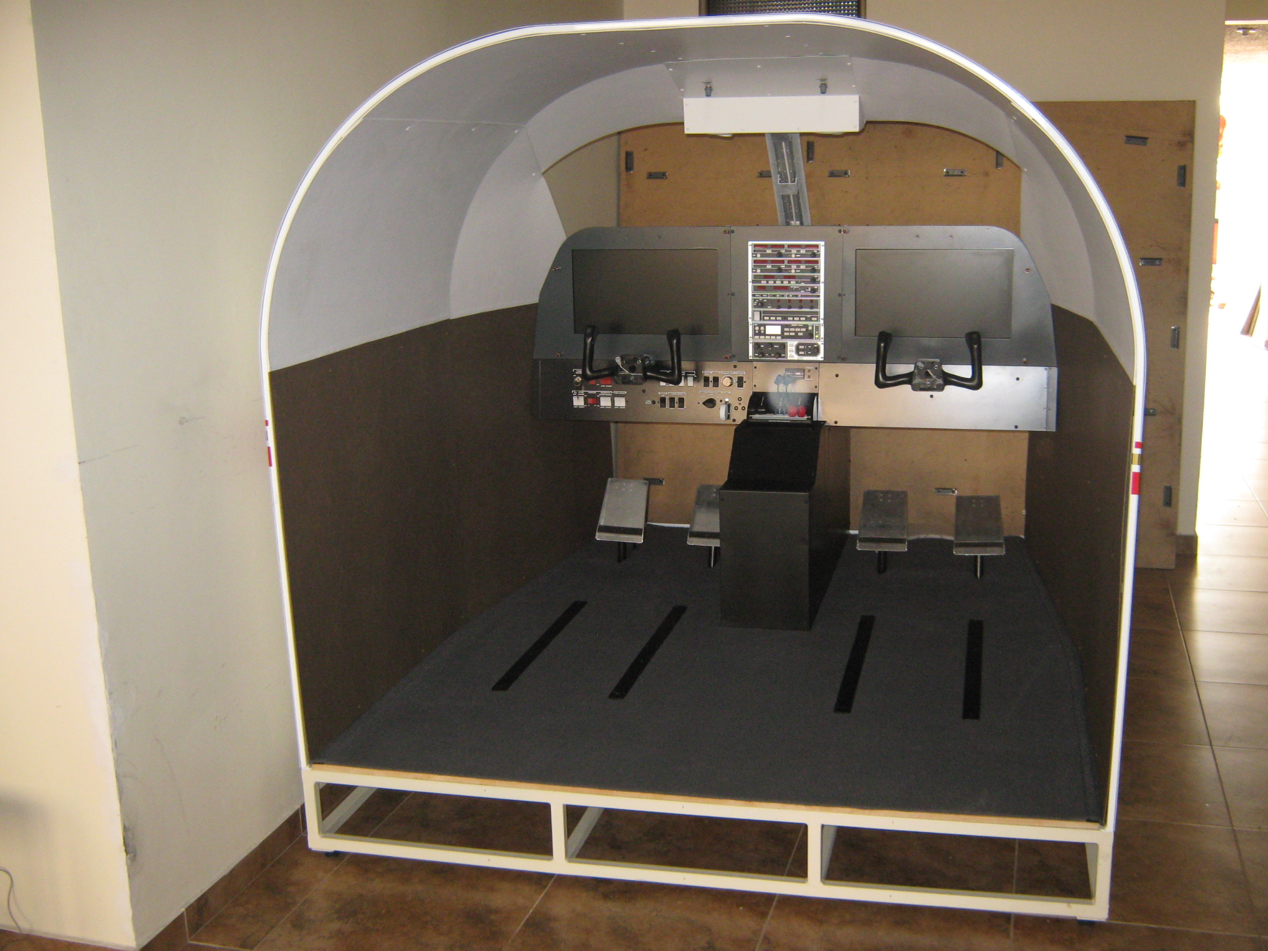 Fabricación de Cabinas (Pilotos) – PYP INGENIERÍA GROUP